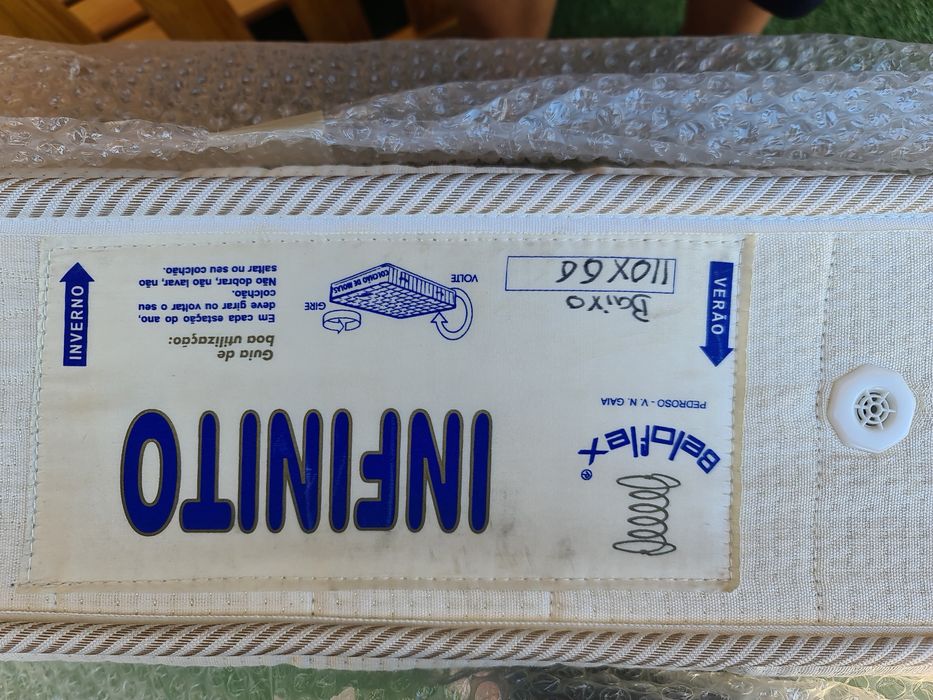 Cama de criança de grades