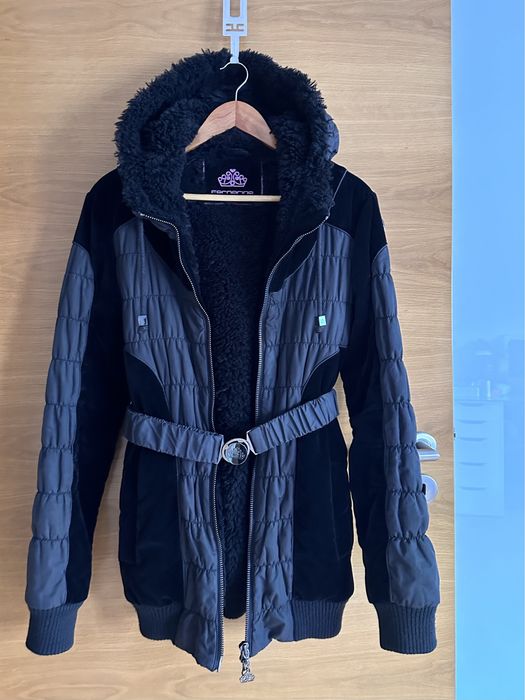 Casaco preto quente com pelo sintético e veludo Fornarina