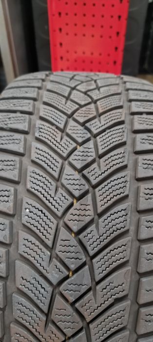 Pneu Goodyear 225/45 R17 94V M+S (Unidade)