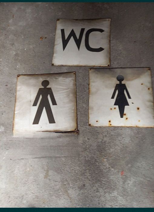 Zestaw tablic informacyjnych emaliowanych PKP i