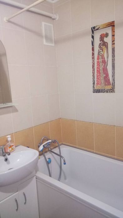 Сдаю хорошую квартиру по ул Соборная 2этаж со всеми удобствами