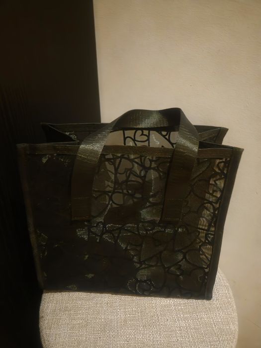 Conjunto Mala Transparente com Nécessaire – Padrão Corações