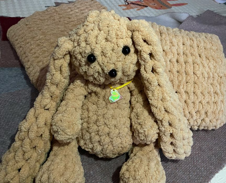 Плюшевий набір для малюка: зайчик, плед і подушка