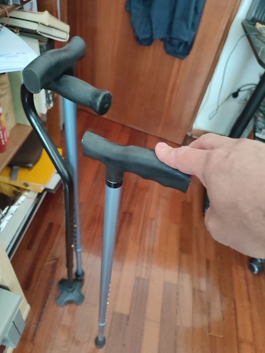 Bengalas para idoso.