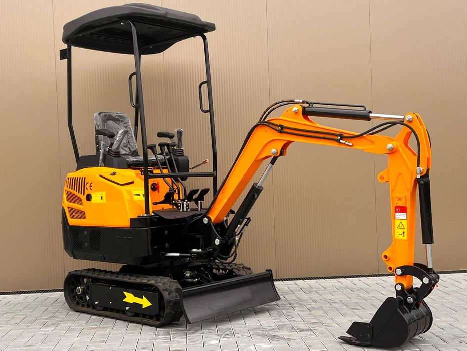 MINI GIRATORIA 1500 KG MOTOR KUBOTA ECO HT15