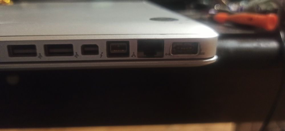 Sprzedam zamienięMacbook Pro dwa dyski