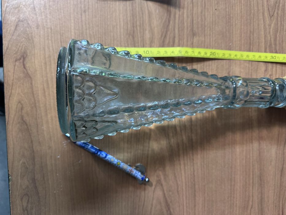 Garrafa antiga em vidro grosso,lindissima medidas nas fotos