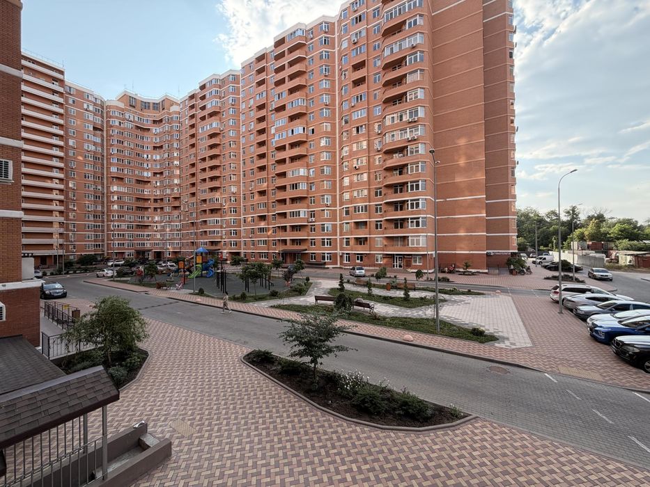 Простора 2-кімнатна квартира в ЖК «Реал Парк»! (346-070