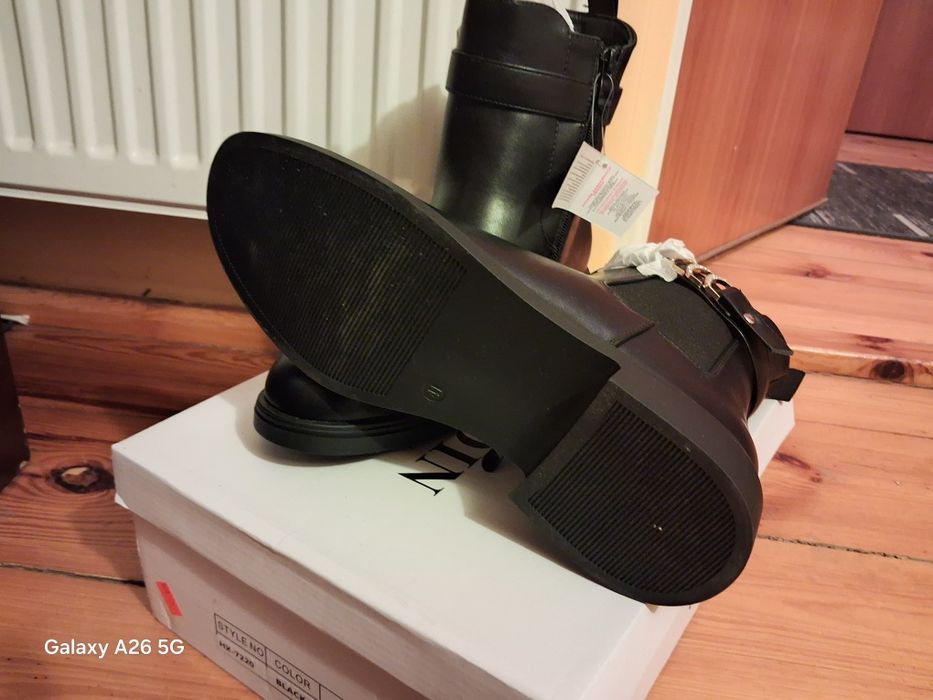Sprzedam nowe buty ,botki ocieplane 41