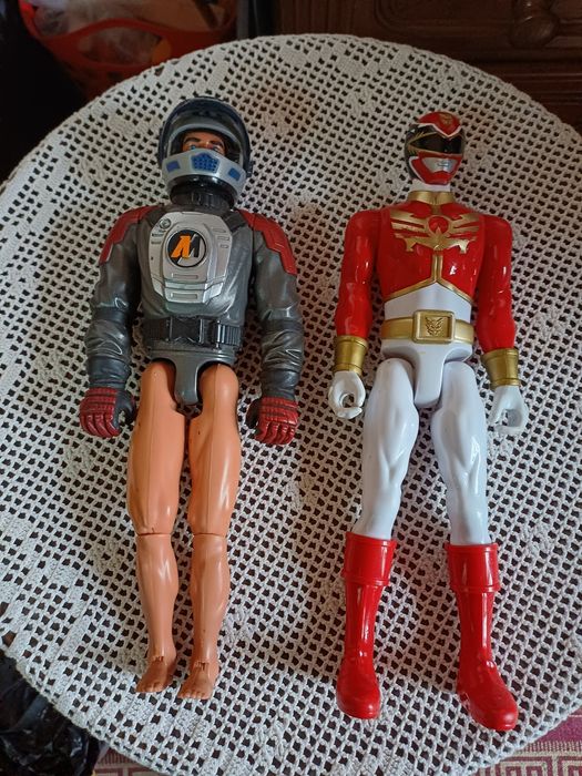 Conjunto de Action Man e Power Ranger