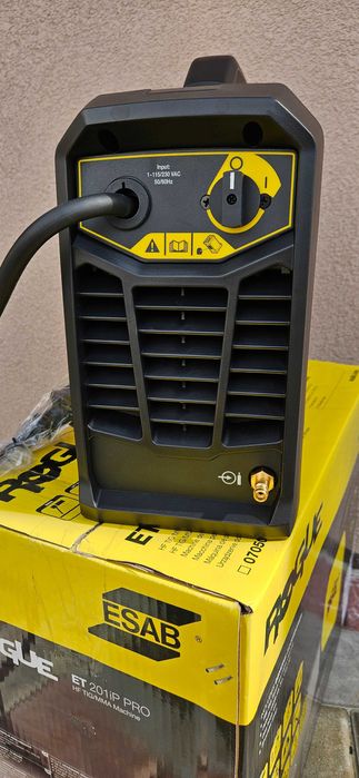 Зварювальний інвертор ESAB Rogue ET 201i PRO