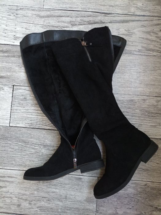 Чорні замшеві ботфорти