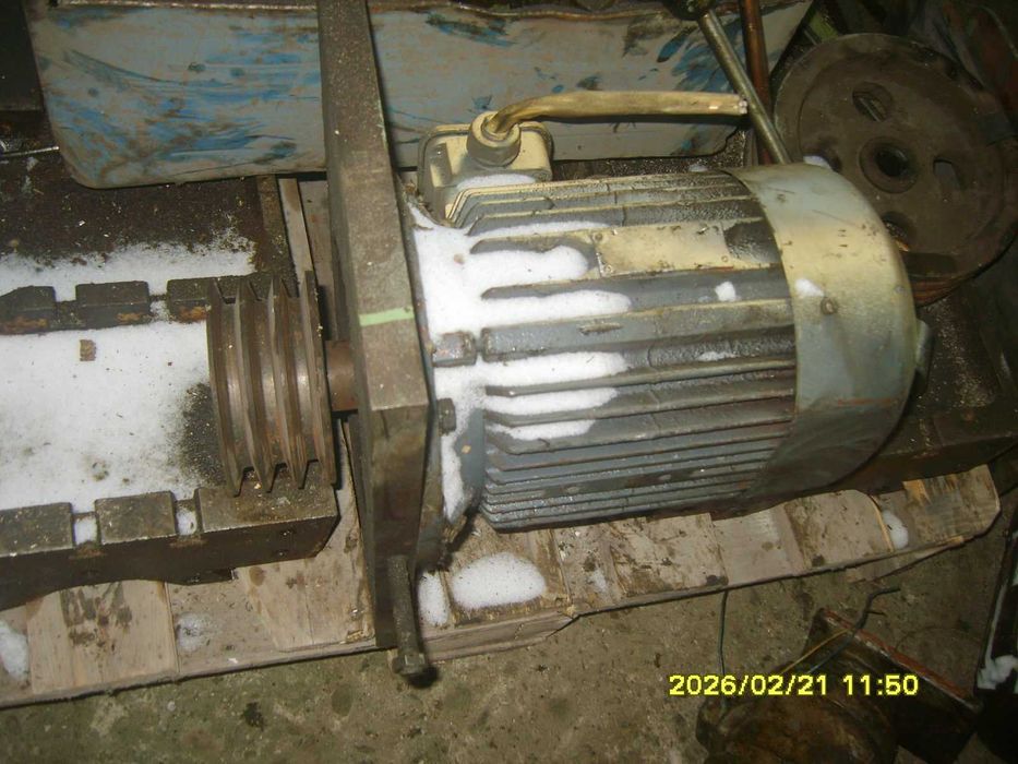 Електродвигун фланцевий зі шківом 4 кВт х .1500 об-хв.