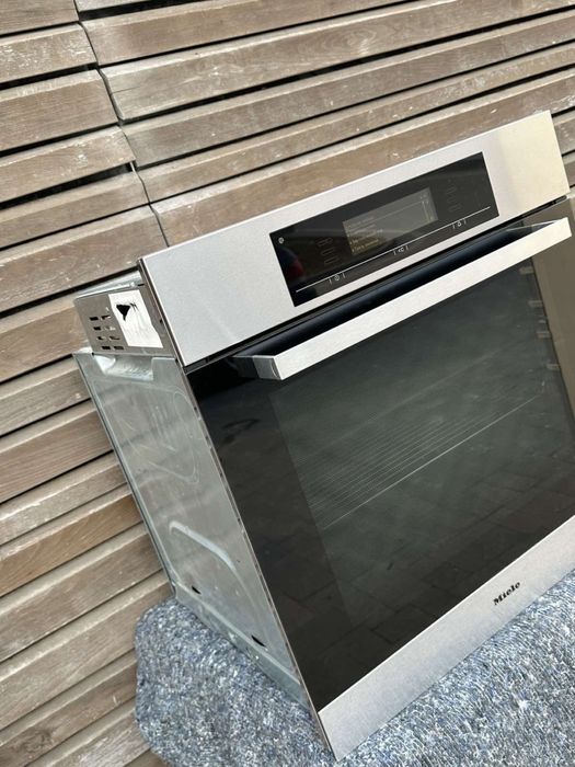 Багатофункціональна духова шафа Miele H5681B