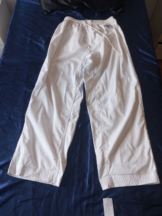 2 Kimonos de Karate  - 7,5 oz - 195 cm (Cada equipamento completo 30€, os dois 60€)
