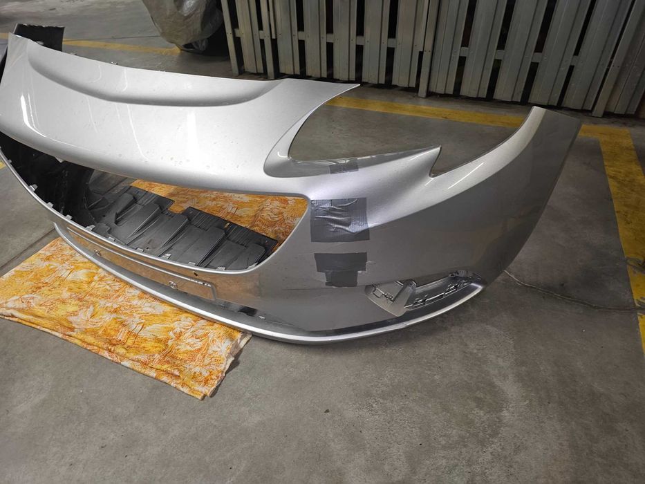 zderzak opel corsa E, kolor z176, pęknięcie