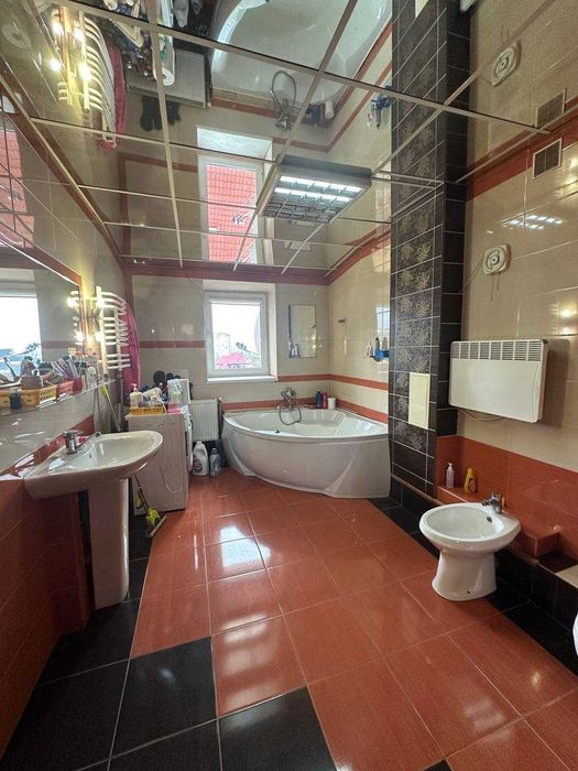 Продам 3к квартиру в центрі калуша з ремнтом.єВідновлення.Держпрограми