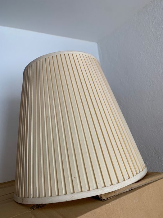 Abajour branco em bom estado