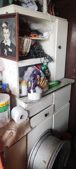 Stary mebel kuchenny kredens