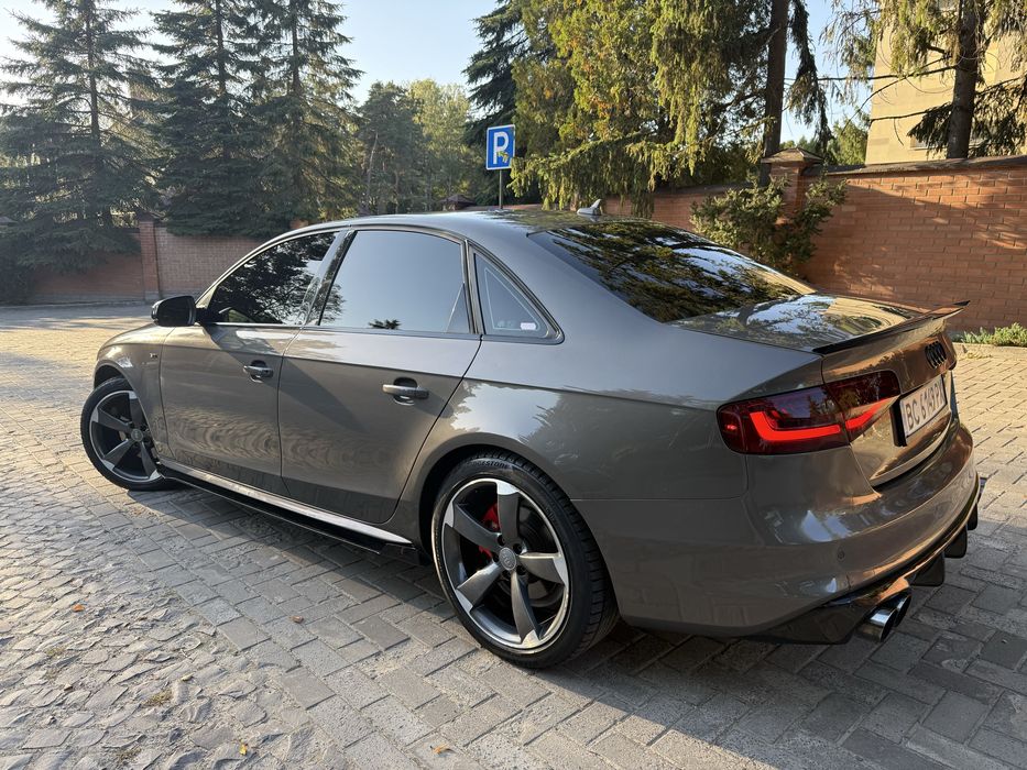 Продам Audi A4 B8