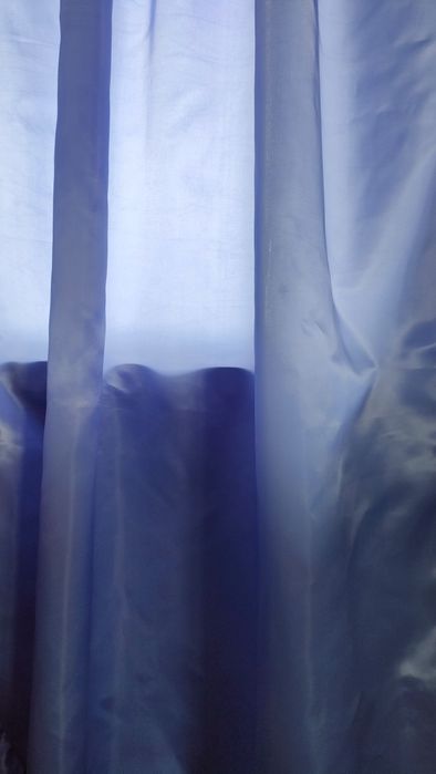 Cortina/cortinado azul acetinado com folhos (3 peças)