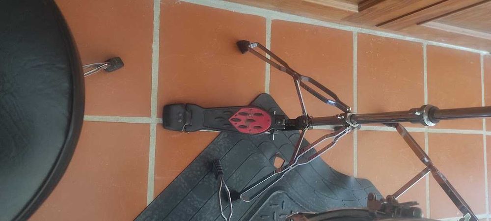 Bateria Acústica, Suportes e Pratos