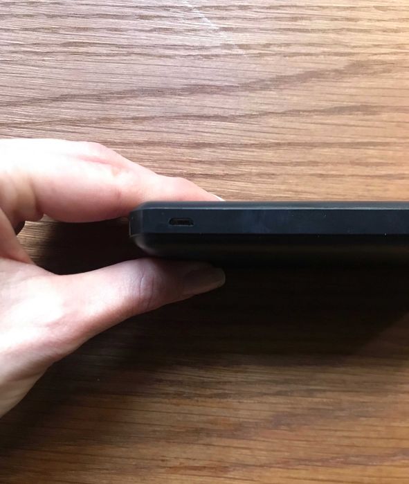 Power Bank 10000 mAh com 2 entradas (USB-C + Micro USB) e 2 saídas USB