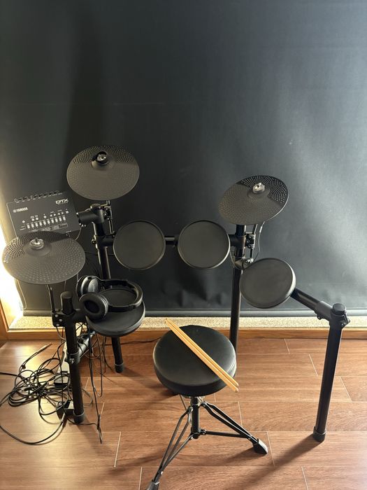 Bateria elétrica Yamaha DTX402K