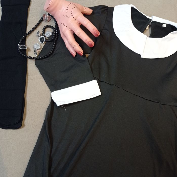 Sukienka strój przebranie Wednesday łapka r.122-128