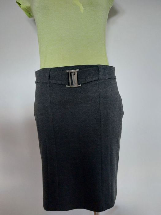 Sliczna spodniczka z dzianiny prawie nowa Dan Hen