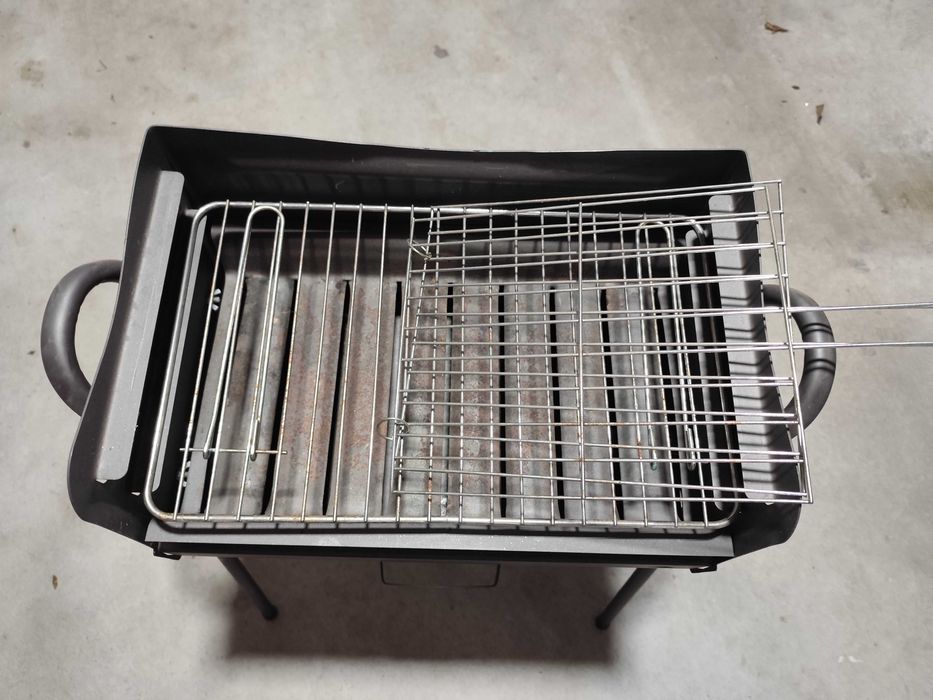 Assador/ churrasqueira a carvão