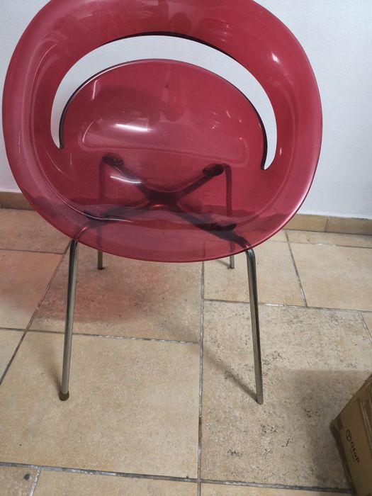 Conjunto de 4 cadeiras, design moderno!