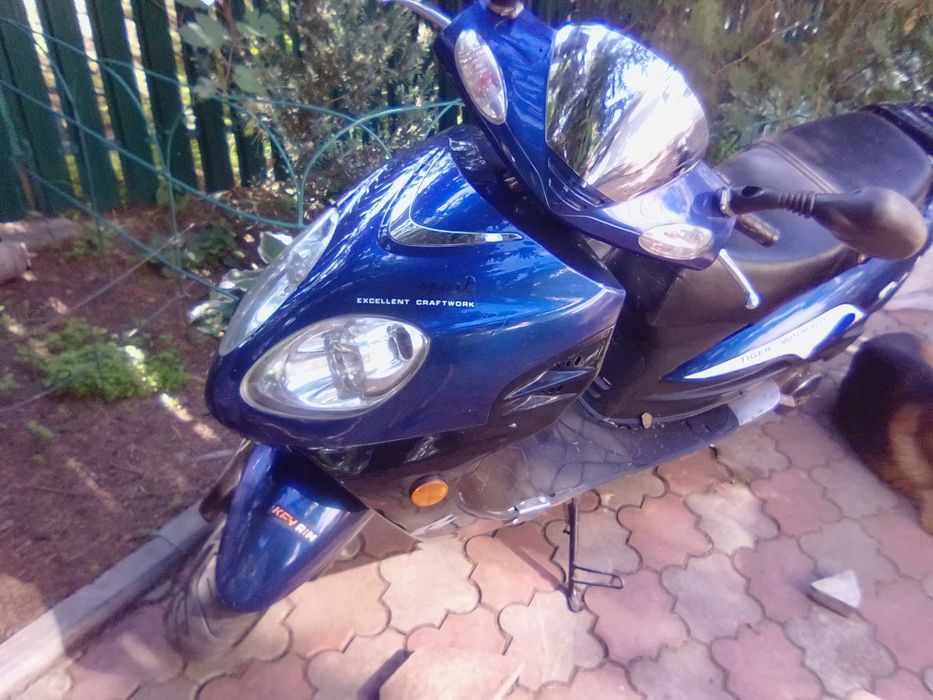 Скутер 150  кубических сантиметров