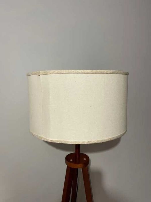 Lampka drewniana podłogowa