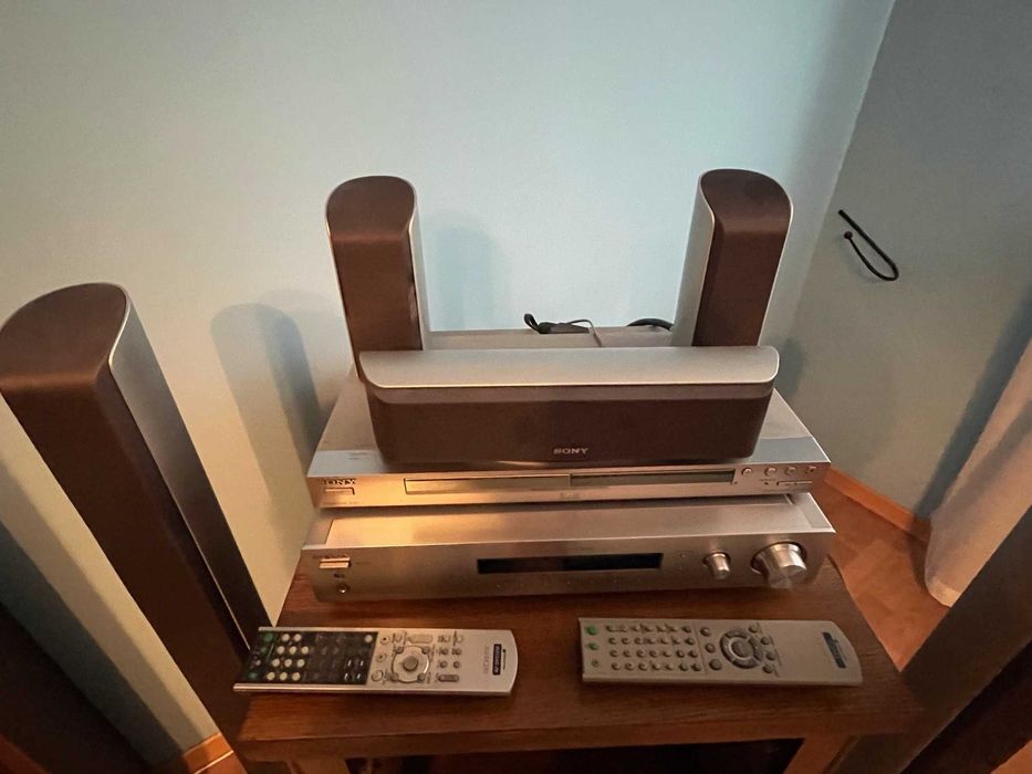 Kino domowe SONY oparte o STR-DB900