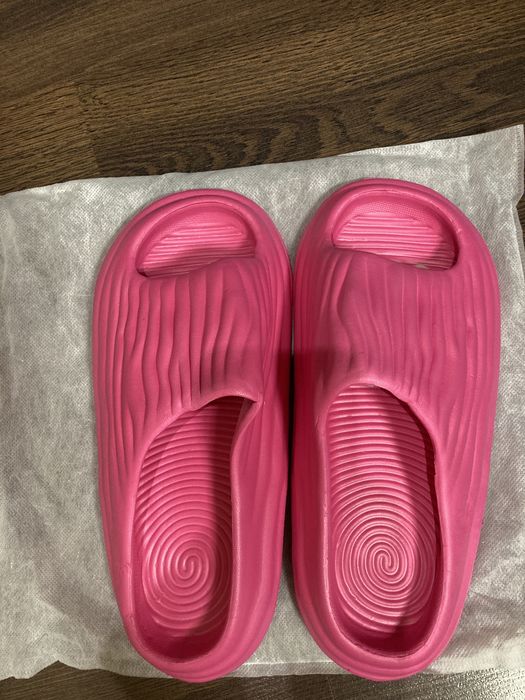 Тапки жіночі.