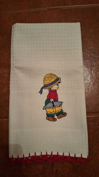 Pano de cozinha bordado a mão
