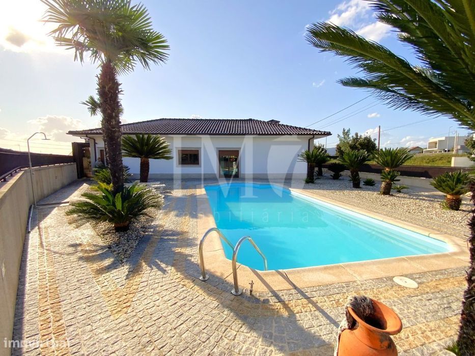 Moradia T3 Térrea com Piscina - Tibães, Braga