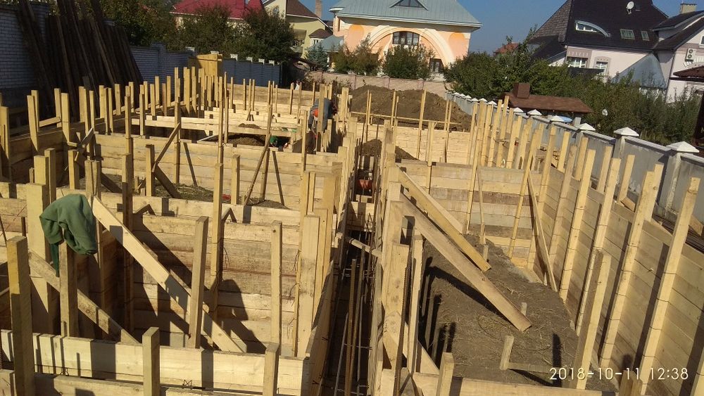 Фундаментные работы. Заливка фундаментов по Черновцам и области