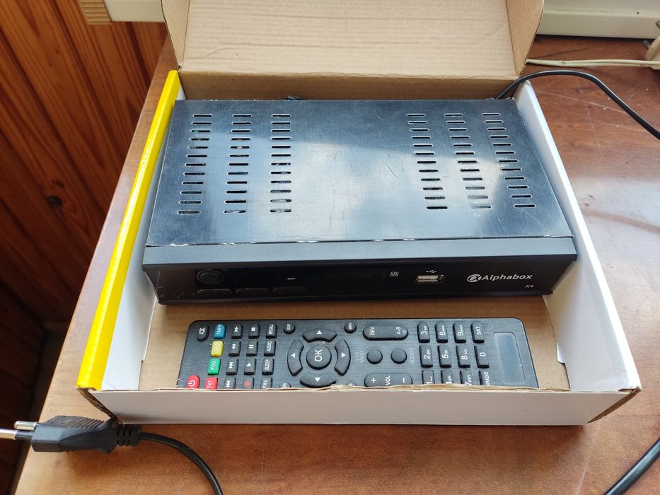 Спутниковый ресивер Alphabox X4