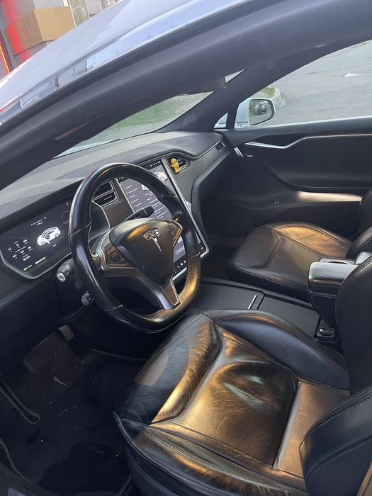 Tesla model s 75D