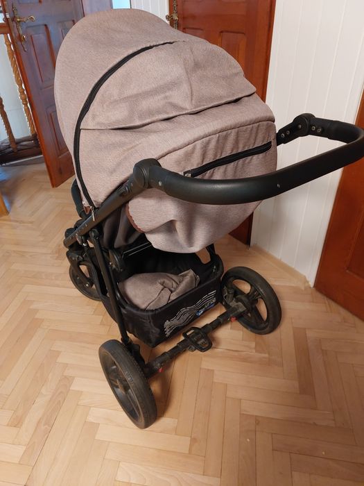 Spacerówka camarello, duże koła