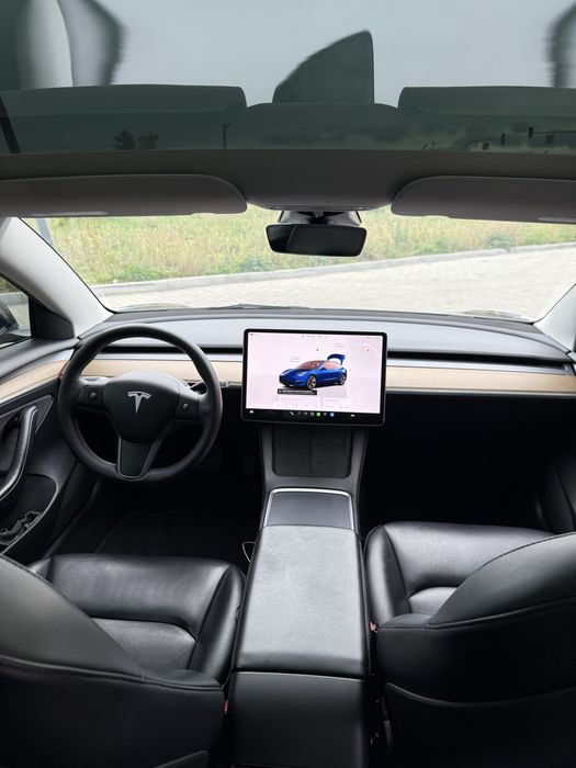 Tesla model 3 2023 залізо фосфат