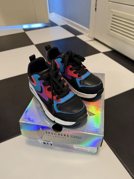 Кросівки Skechers на дівчинку 30 розмір