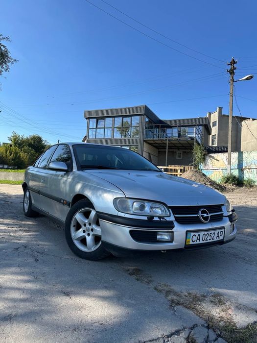Продам автомобіль opel omega b