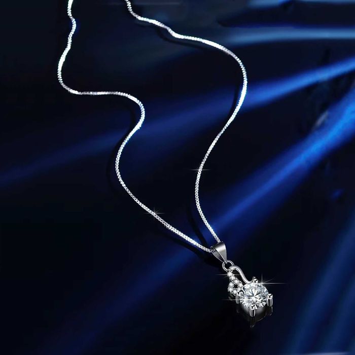 Кулон з муасанітом (vvs1)  6.5 мм Знак зодіаку ЛЕВ Кулон с муассанитом