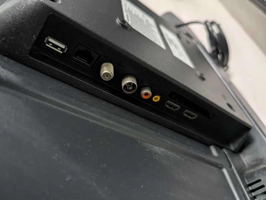 TV Thomson 32HD3306 - Display partido