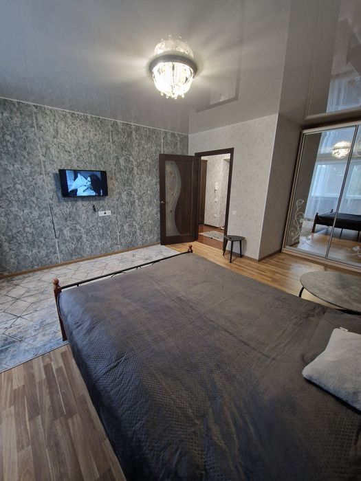 Подобова оренда квартири  центр м.Хмільника