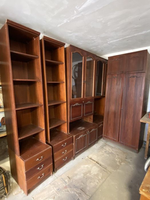 Продам крепкую стенку