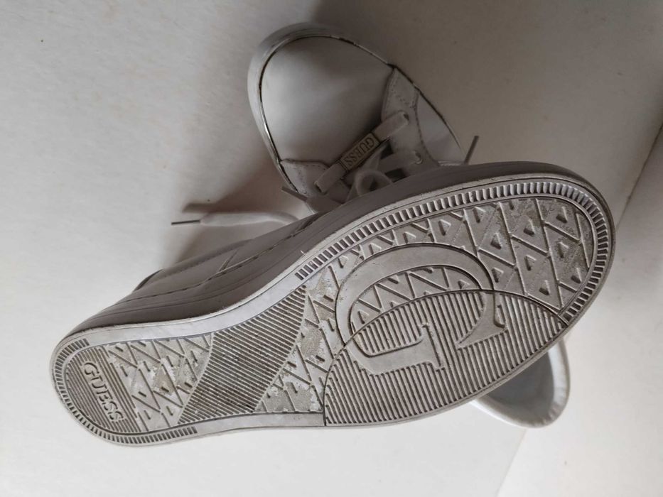Ténis Guess , brancos